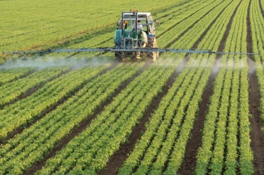 Tractor-Chemicals-Crops